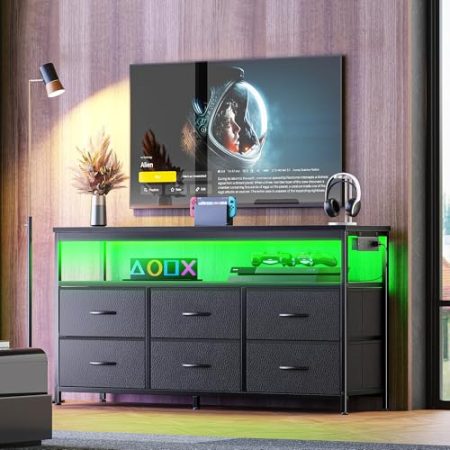 Huuger TV-Ständer Kommode mit Steckdosen und LED-Lichtern, 47 Zoll Entertainment Center für 55, 50, 43 Zoll Fernseher, Kommode mit 6 Schubladen für Schlafzimmer, Kommode mit offenem Schrank, PU-Leder,