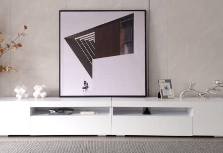 Weißer moderner TV-Schrank 240 x 39 x 35 cm, TV Lowboard mit 2 Klappen und 2 Schränken als Stauraum, TV-Ständer mit variabler LED-Beleuchtung, Fernsehschrank geeignet für Wohn- und Esszimmer